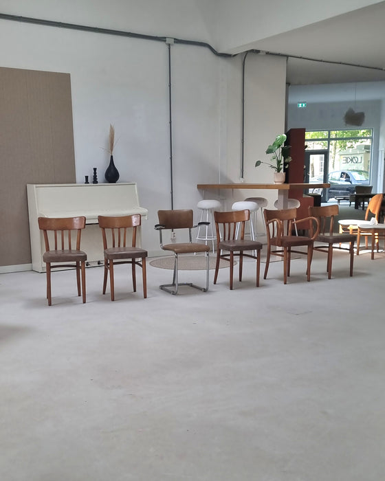 Zes Mid Century stoelen