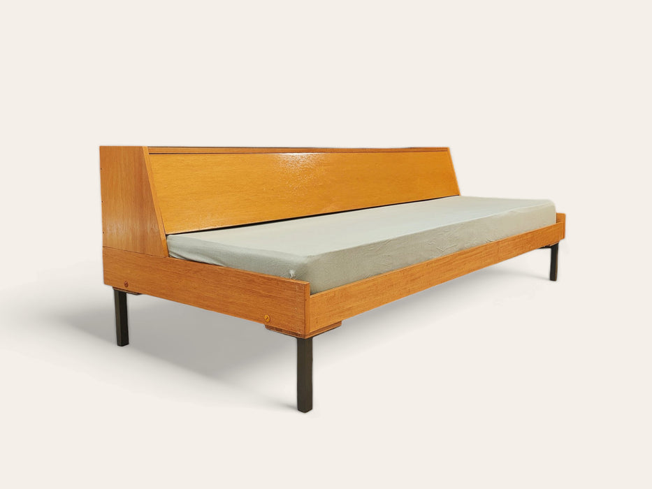 Vintage daybed