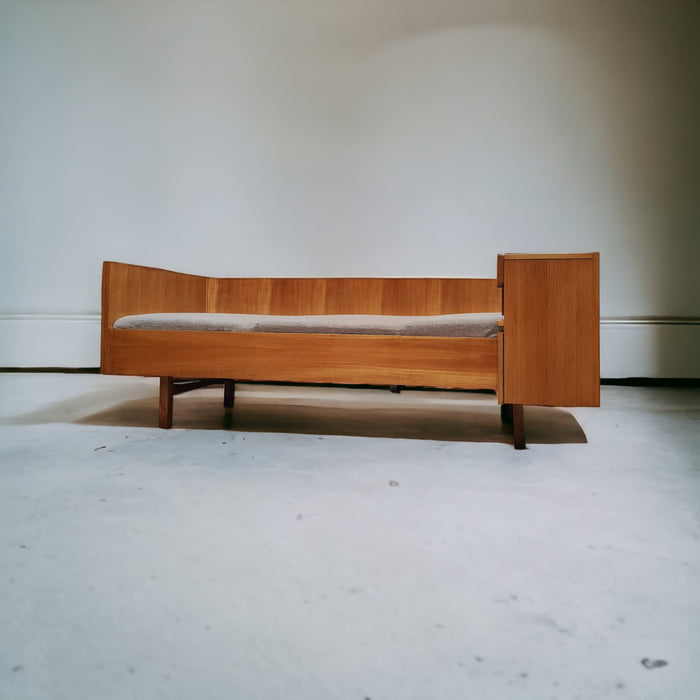 Mid Century daybed