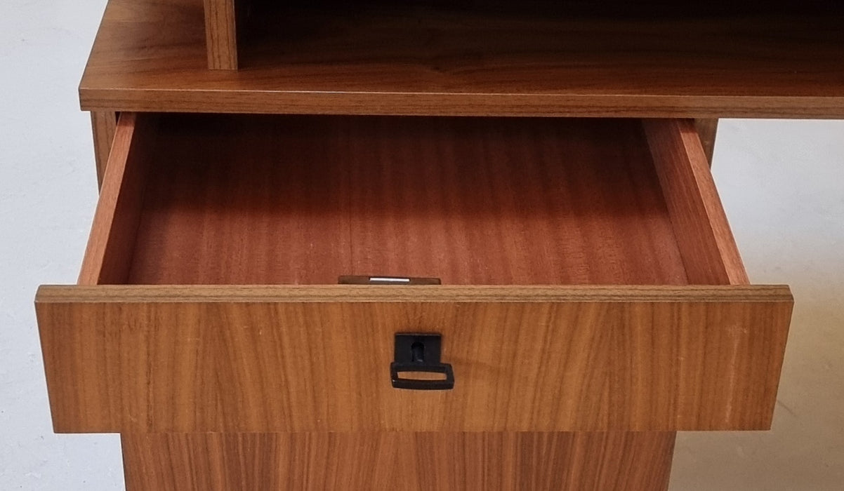Mid Century bureau