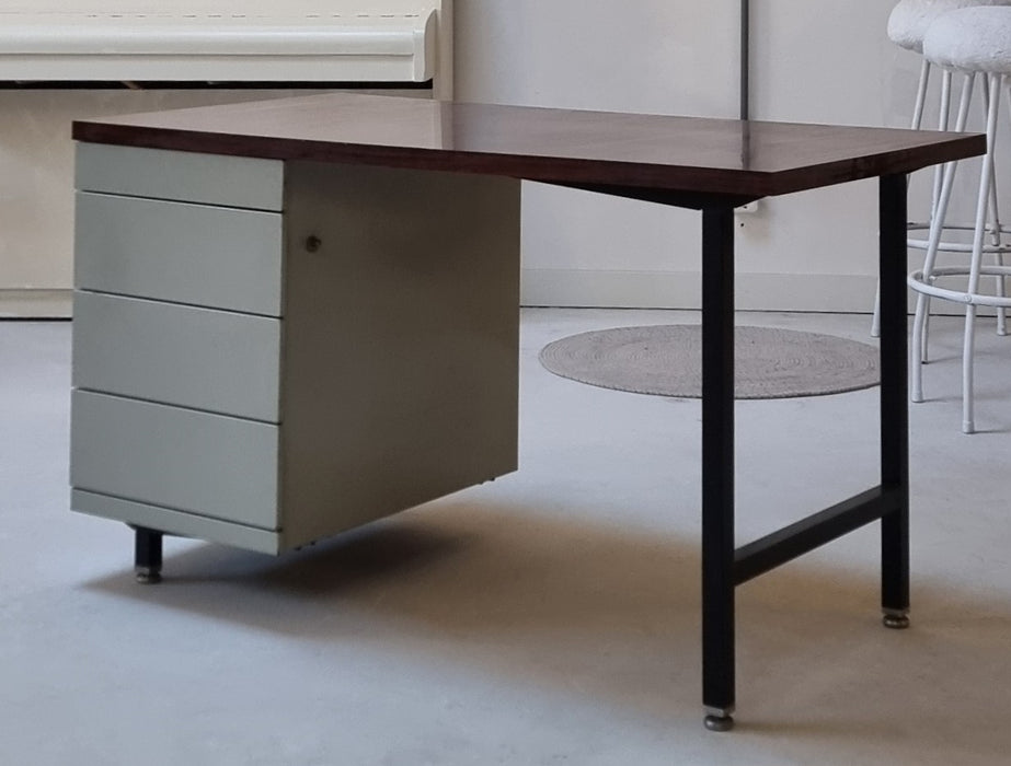 bureau des années 70