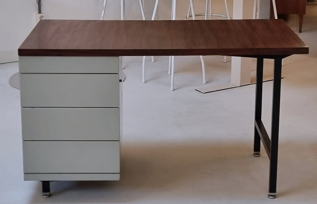 bureau des années 70