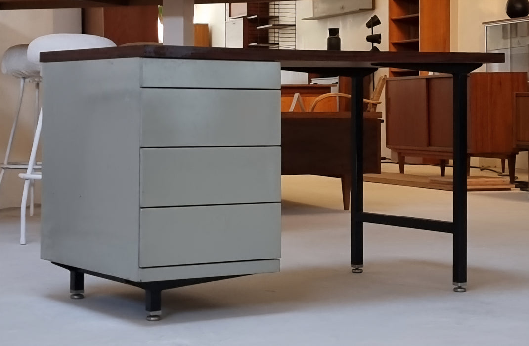 bureau des années 70