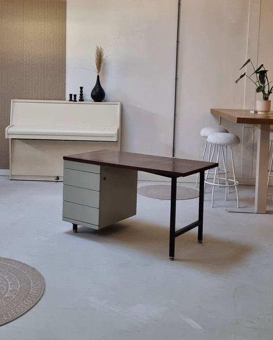 bureau des années 70