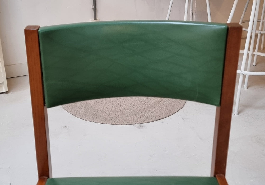 Vier Mid Century stoelen