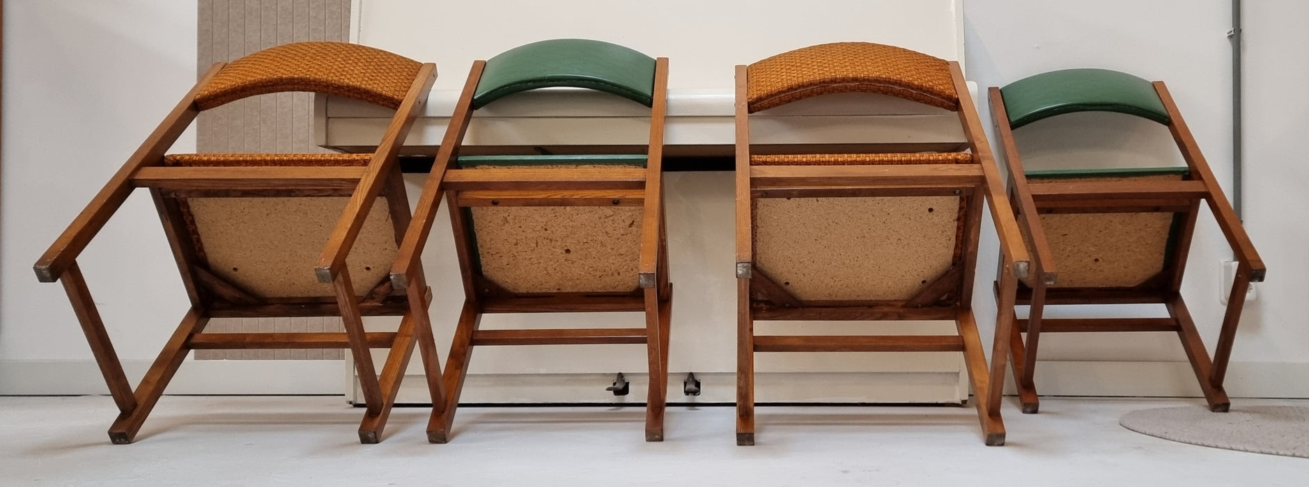 Vier Mid Century stoelen