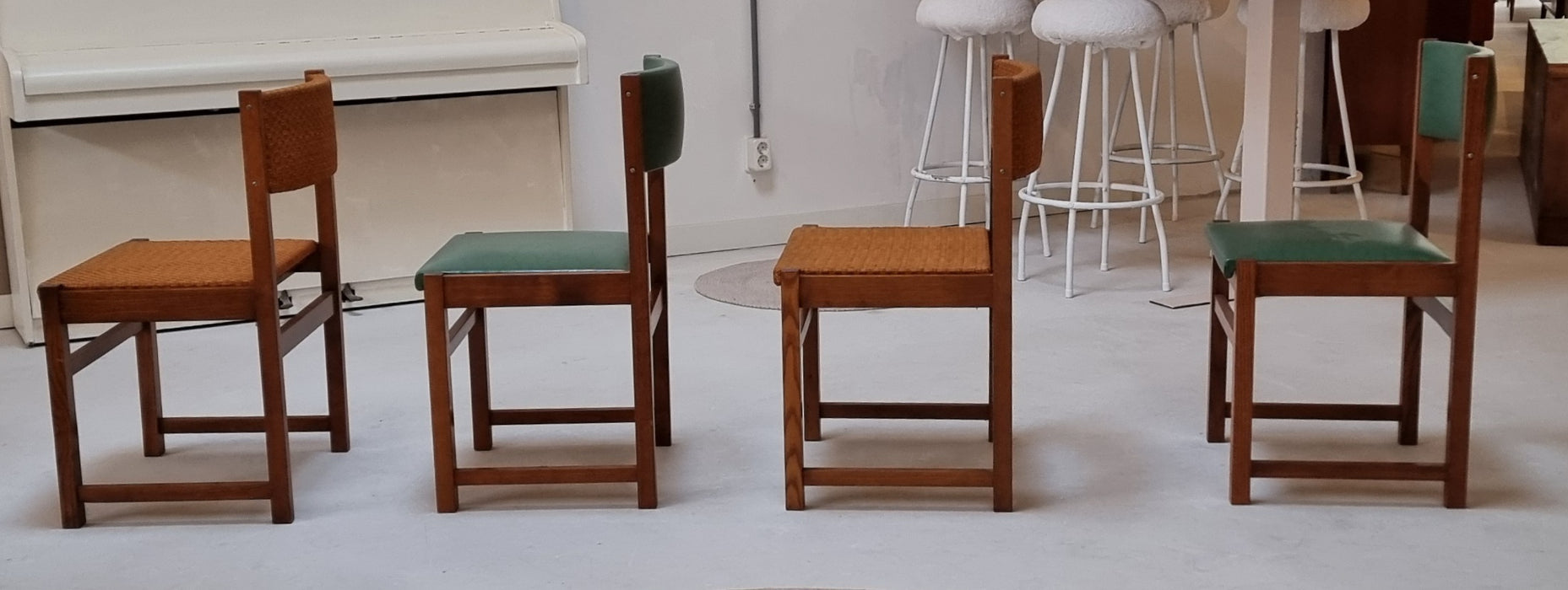 Vier Mid Century stoelen