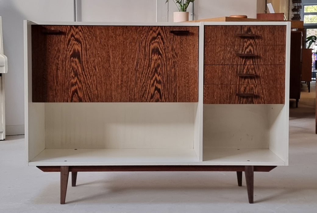 70's kast
