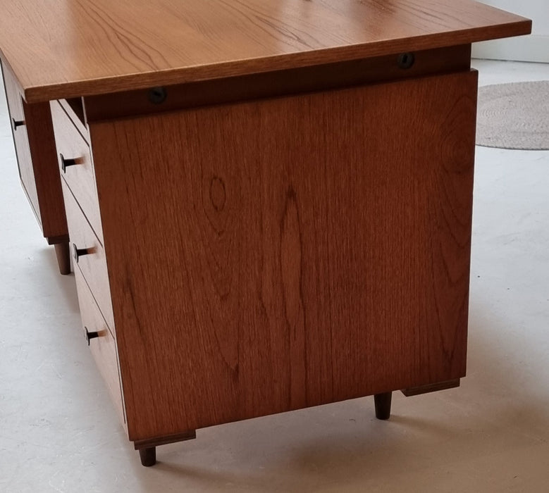 Mid Century bureau