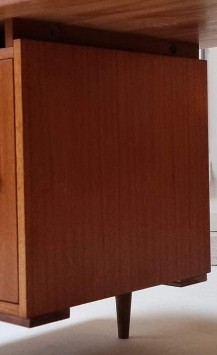 Mid Century bureau