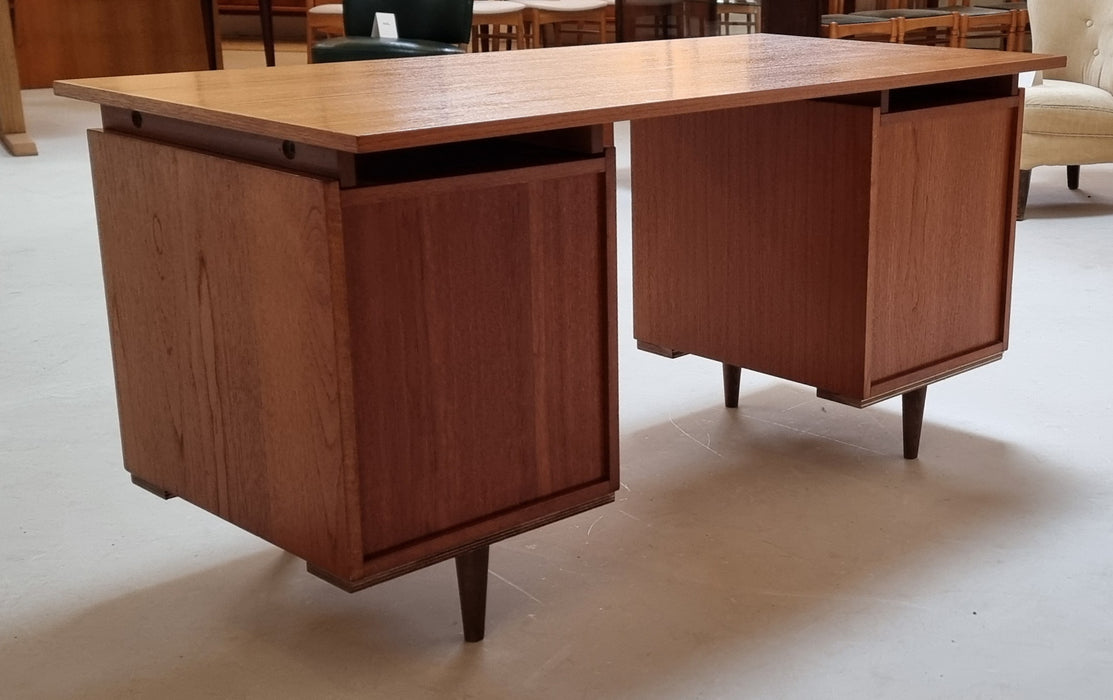 Mid Century bureau