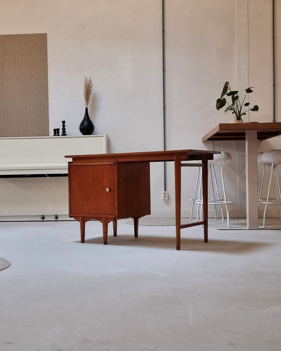 Mid Century bureau