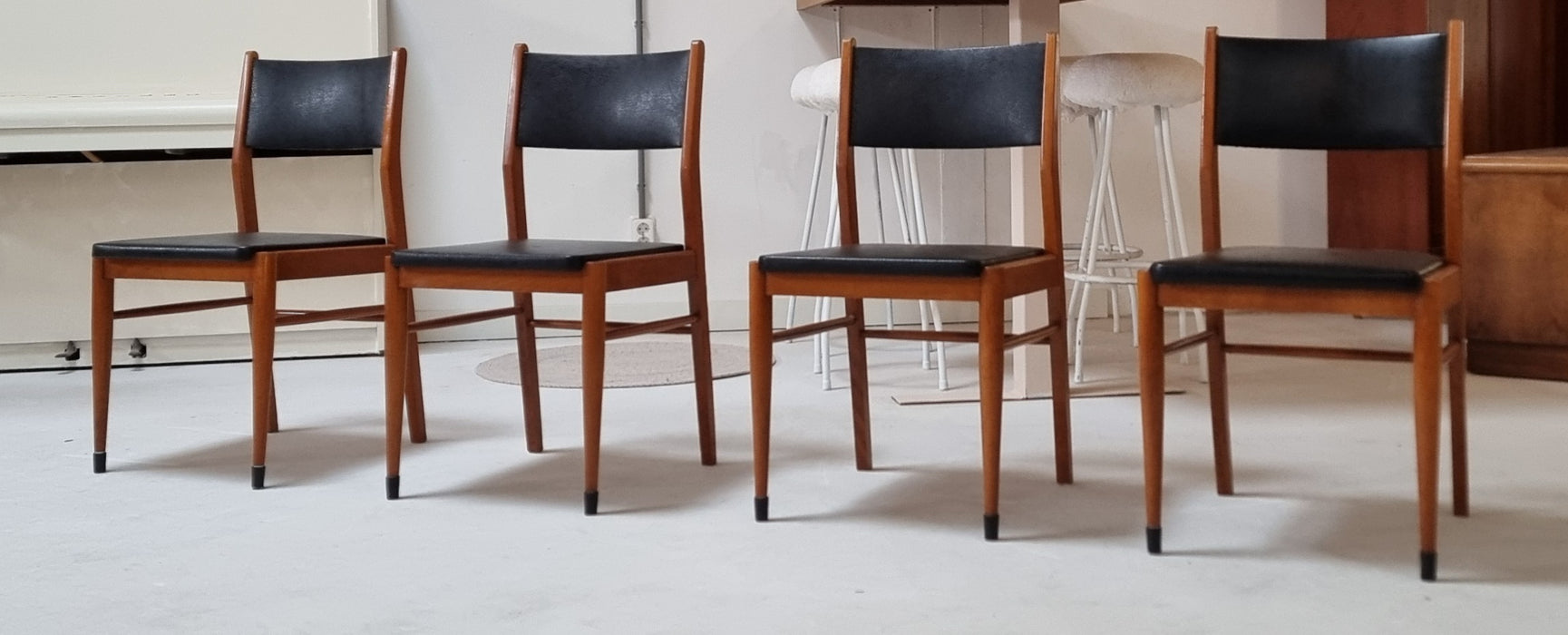 Sedie della metà del secolo