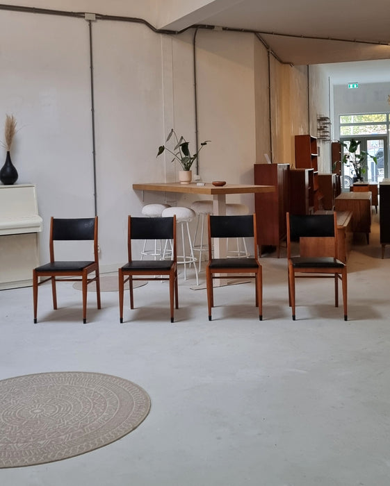 Sedie della metà del secolo