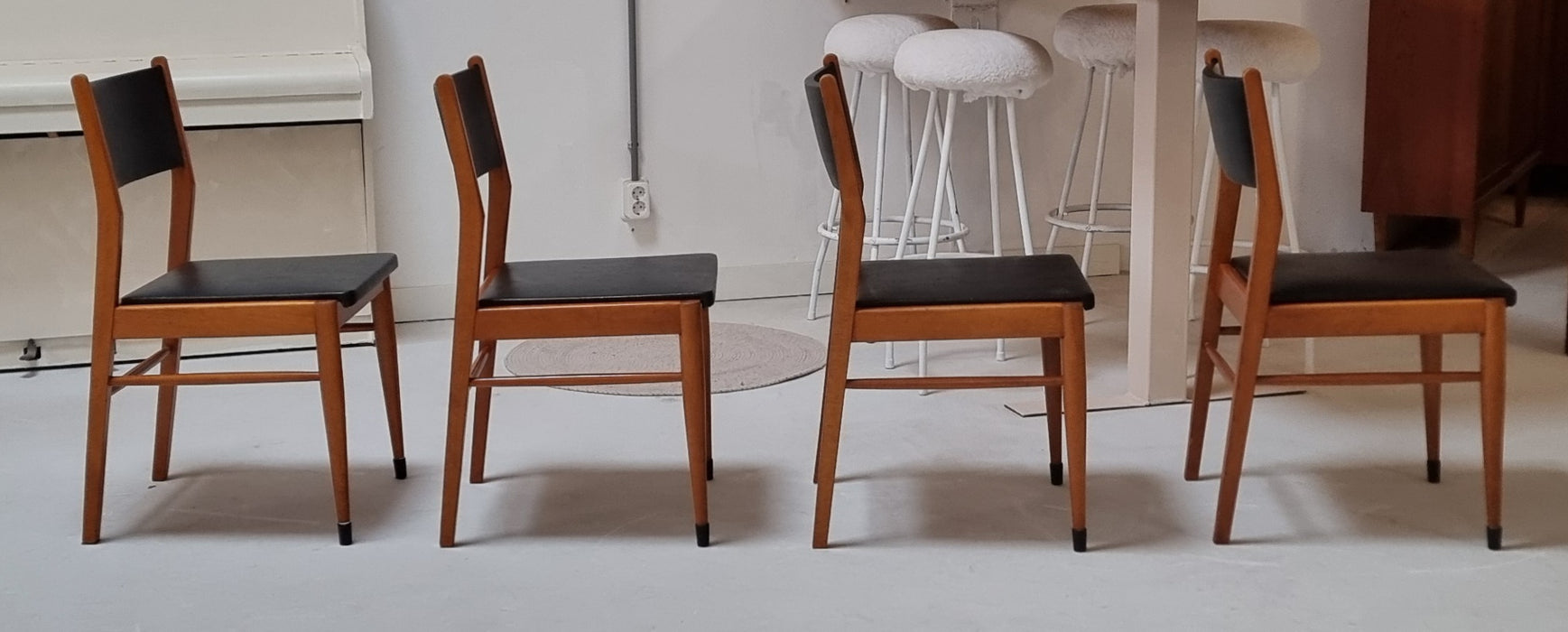 Sedie della metà del secolo