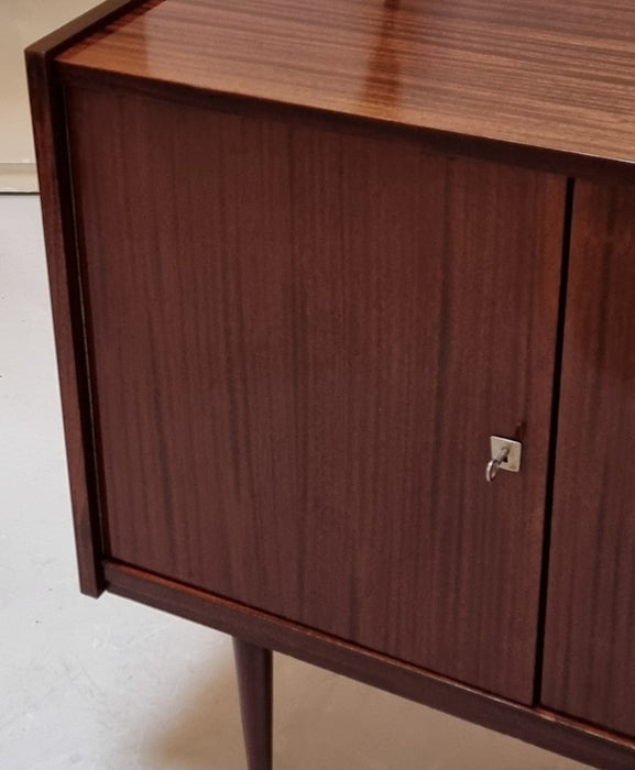 Buffet du milieu du siècle