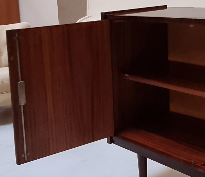 Buffet du milieu du siècle