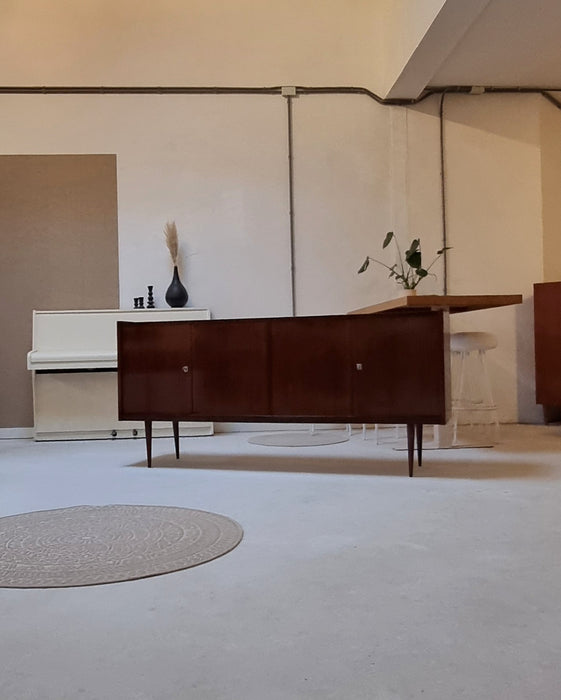 Buffet du milieu du siècle