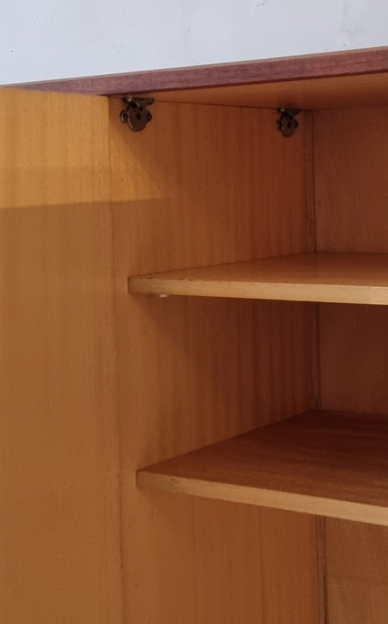 Mid Century kledingkast