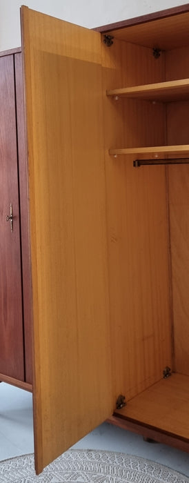 Mid Century kledingkast