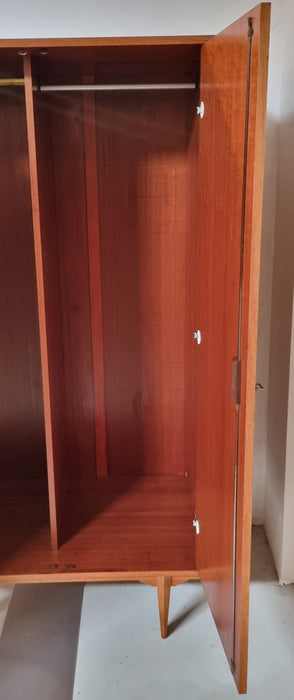 Mid Century kledingkast