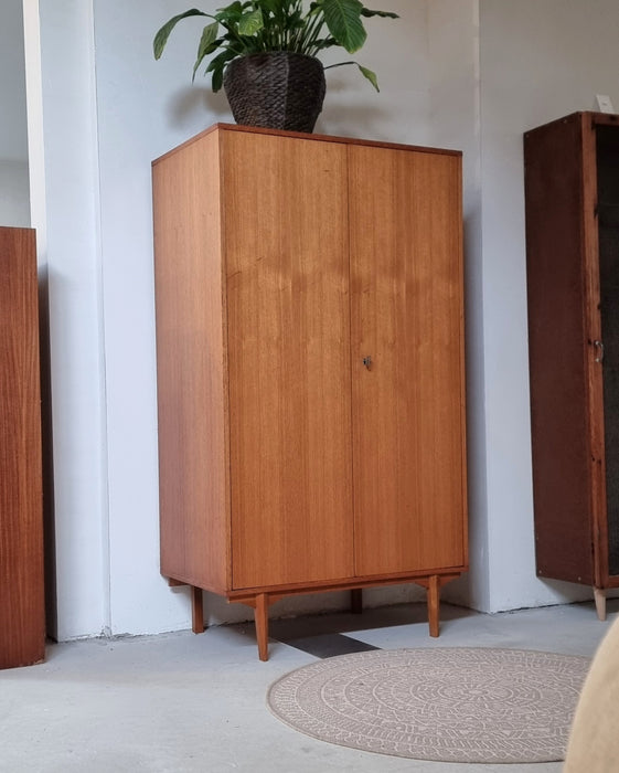 Mid Century kledingkast