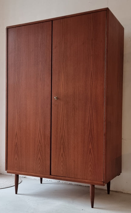 Mid Century kledingkast