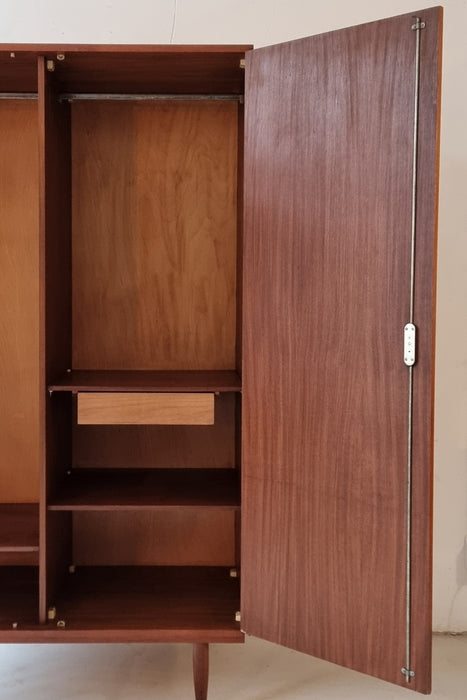 Mid Century kledingkast