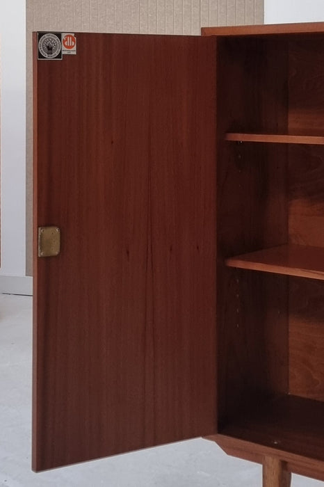 Mobiletto della metà del secolo
