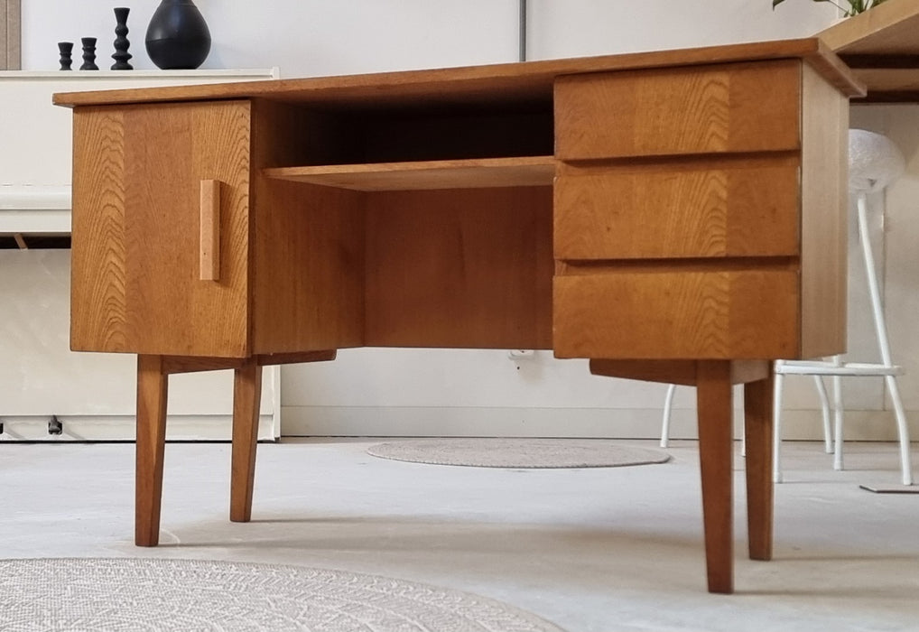 Mid Century bureau