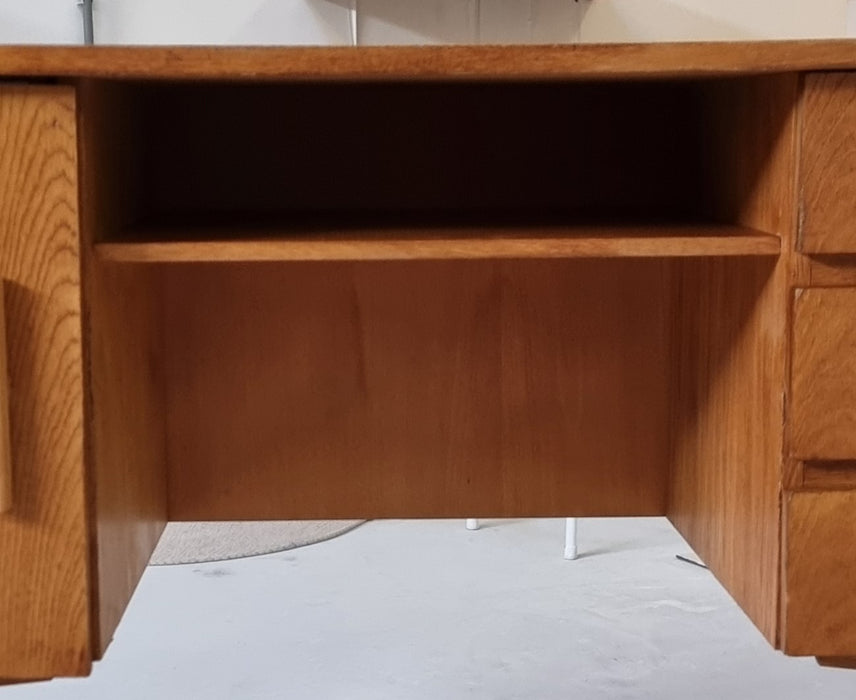 Mid Century bureau