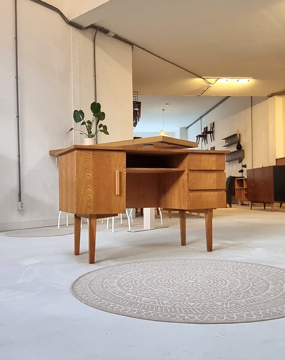 Mid Century bureau