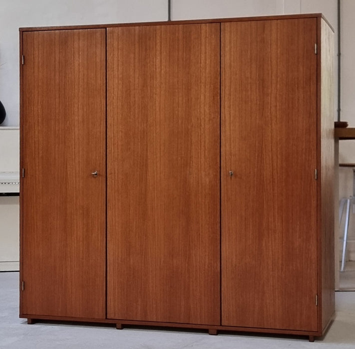 Mid Century kledingkast