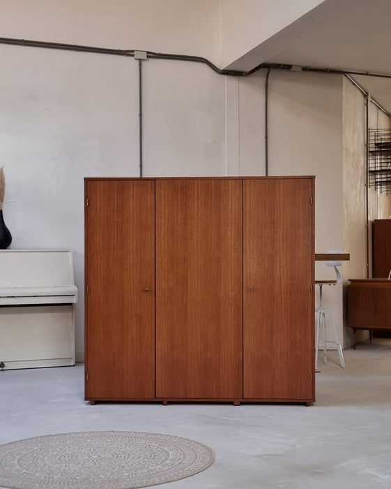 Mid Century kledingkast