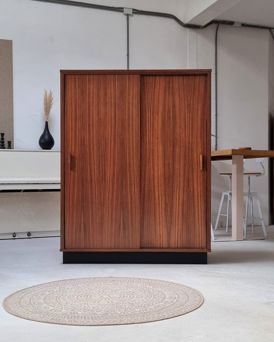 Mid Century kledingkast
