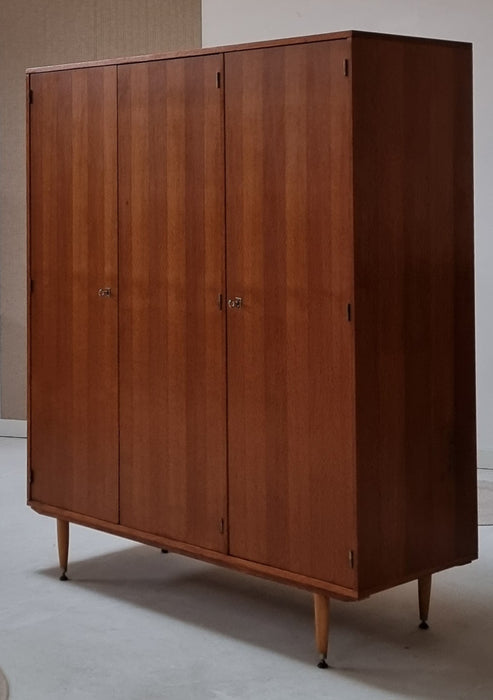 Mid Century kledingkast