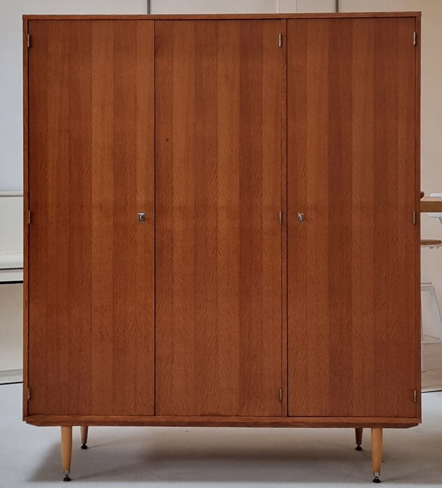 Mid Century kledingkast