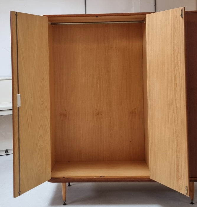 Mid Century kledingkast