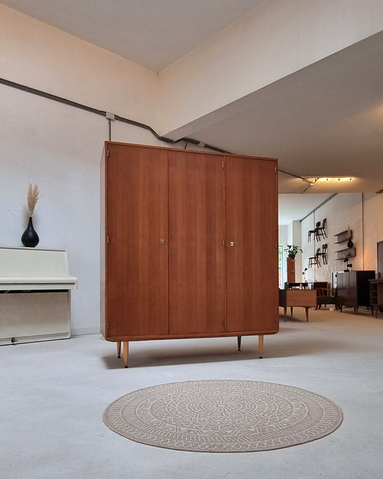 Mid Century kledingkast