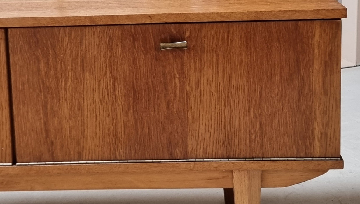 Mid Century dressoir