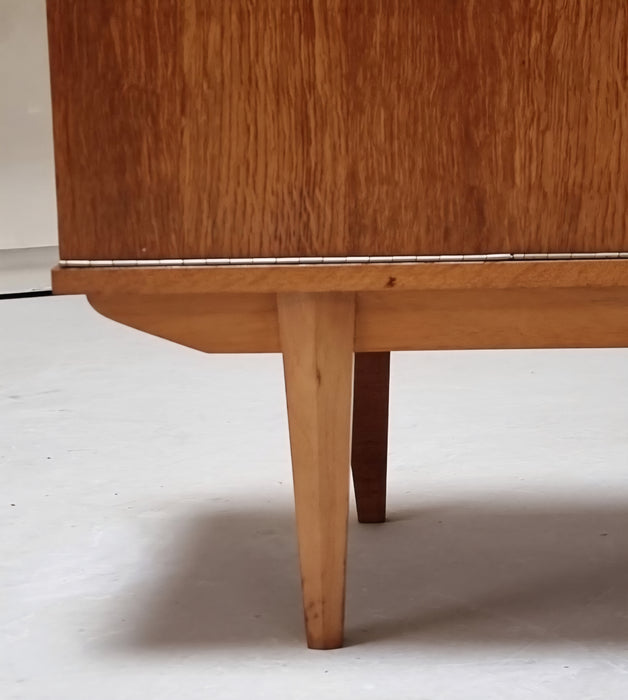 Mid Century dressoir