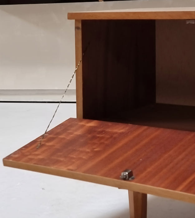 Mid Century dressoir