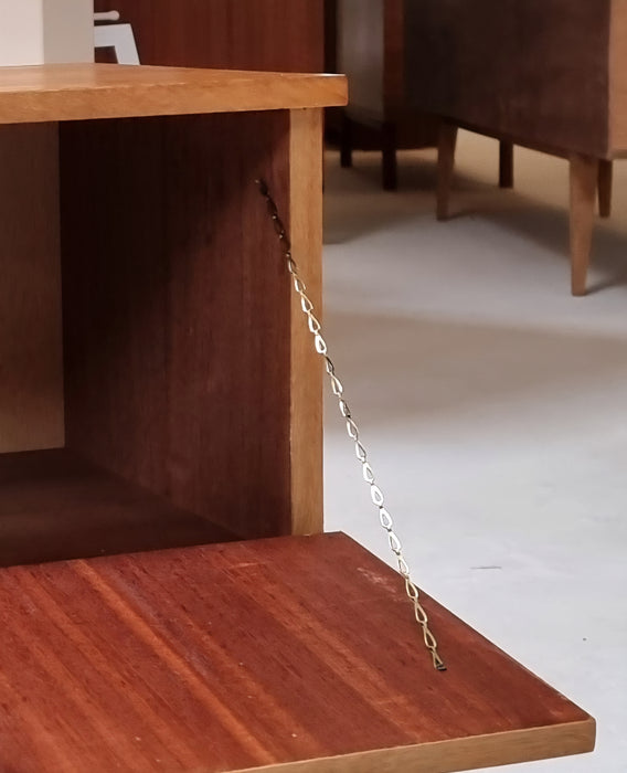 Mid Century dressoir