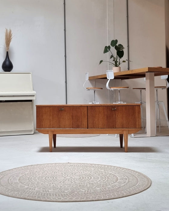 Mid Century dressoir