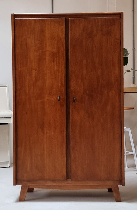 Mid Century kledingkast