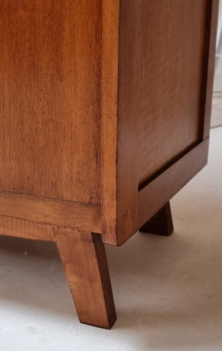 Mid Century kledingkast
