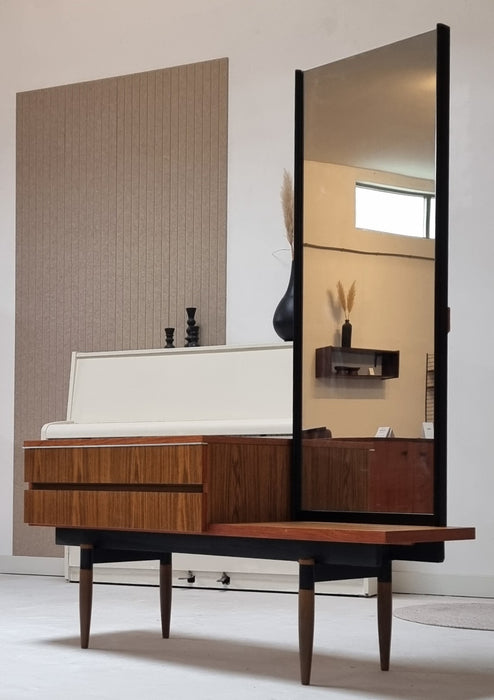70's spiegeldressoir