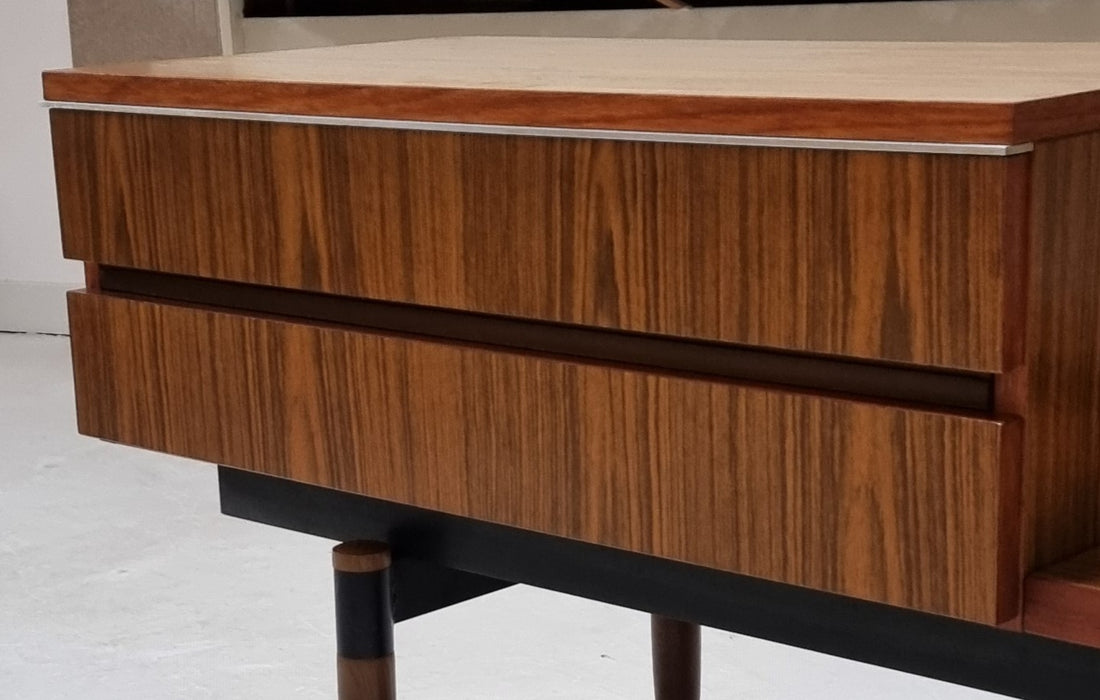 70's spiegeldressoir