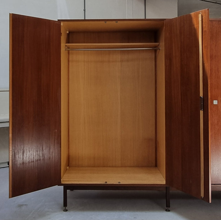Mid Century kledingkast