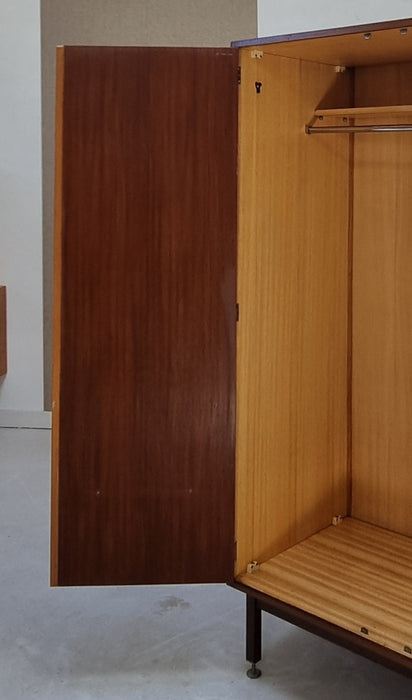 Mid Century kledingkast